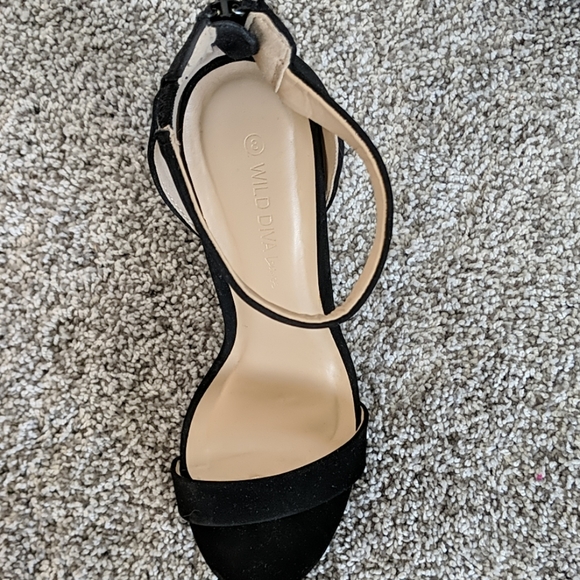 Heels - Picture 3 of 5